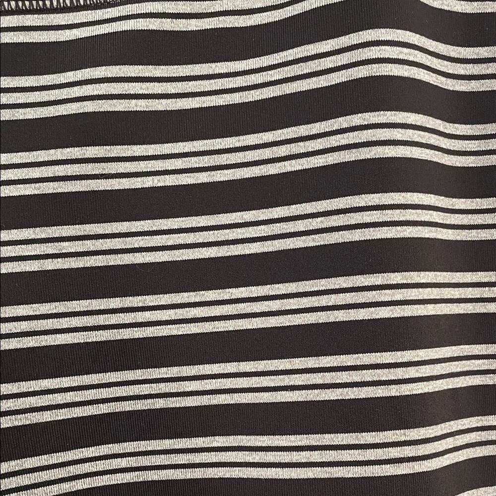Athleta Chaturanga Striped Capri leggings Black Gray M athleisure yoga workout - Picture 4 of 9